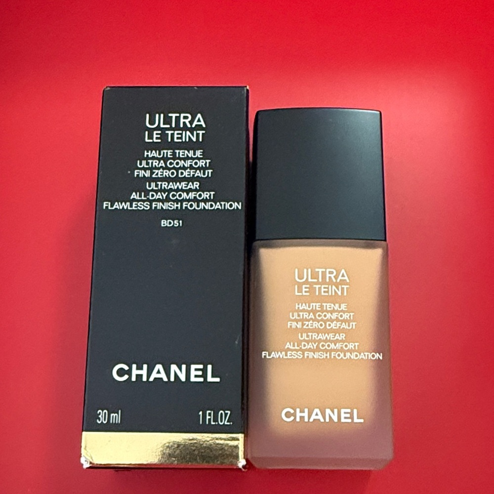 CHANEL Ultra Le Teint Foundation - Beige BD51